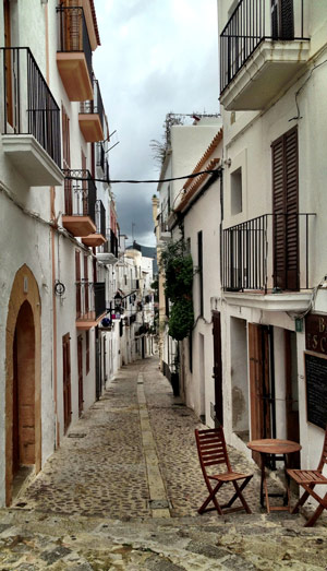 Angostas calles de Dalt Vila